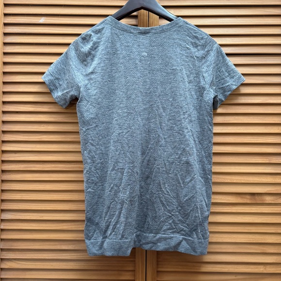 Lululemon Gray Women's Top size 8 - Picture 3 of 4